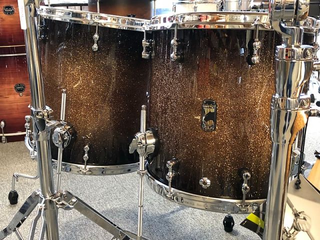 Cherry Bomb - Gold Sparkle Burst