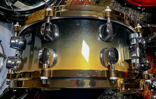 14"x5.5" Gold Fade Maple. Photo - Ariel de Leon.