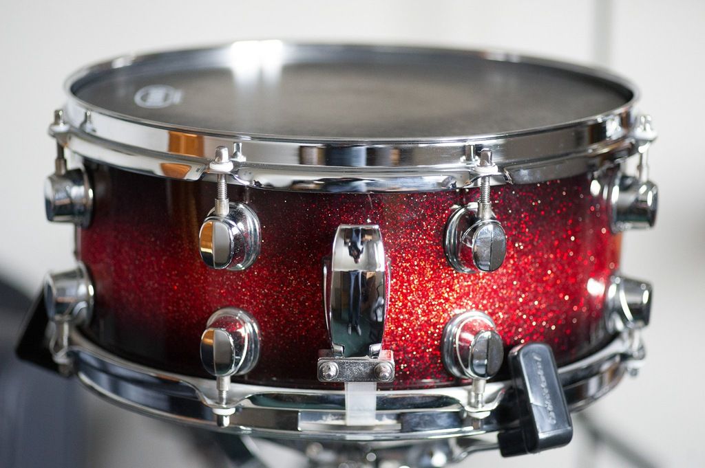 13"x5.5" Saturn Supernova Red Burst. Photo - himi76