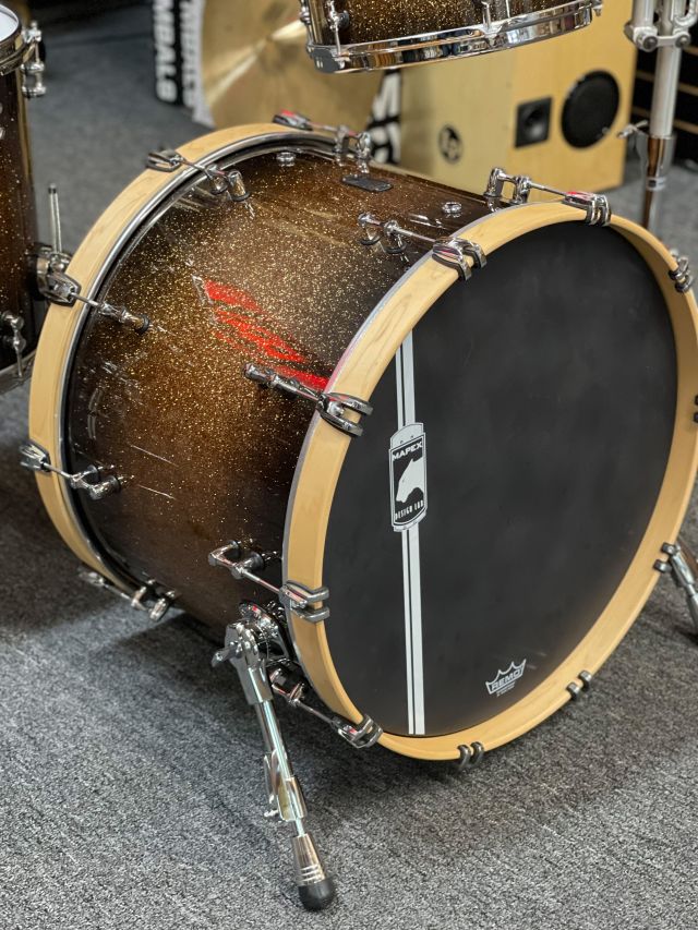 Cherry Bomb - Gold Sparkle Burst