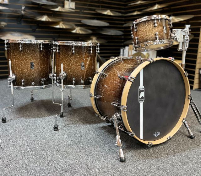 Cherry Bomb - Gold Sparkle Burst